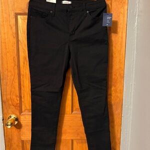 Crown & Ivy Women's Black Skinny Jeans